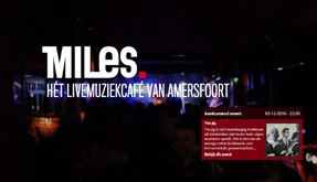 Live muziek in een jazzcafe online gepresenteerd met beleving op de website